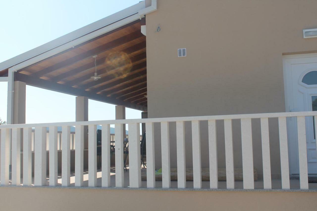 Paradise Brbinj エクステリア 写真